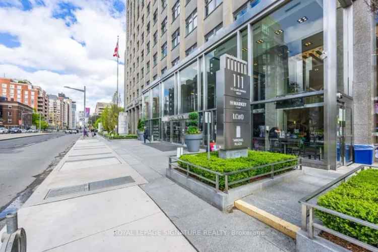 Luxury 2-Bedroom Plus Den Suite in Deer Park Midtown Toronto