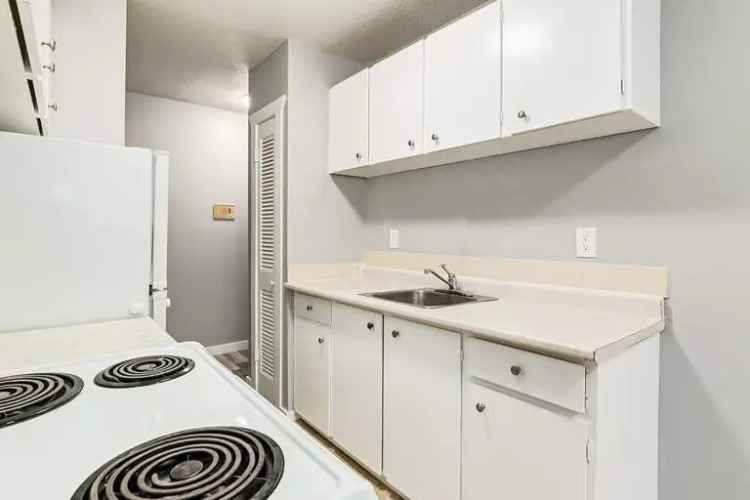 Rent Bachelor and Multi Bedroom Suites in Edmonton with Great Amenities