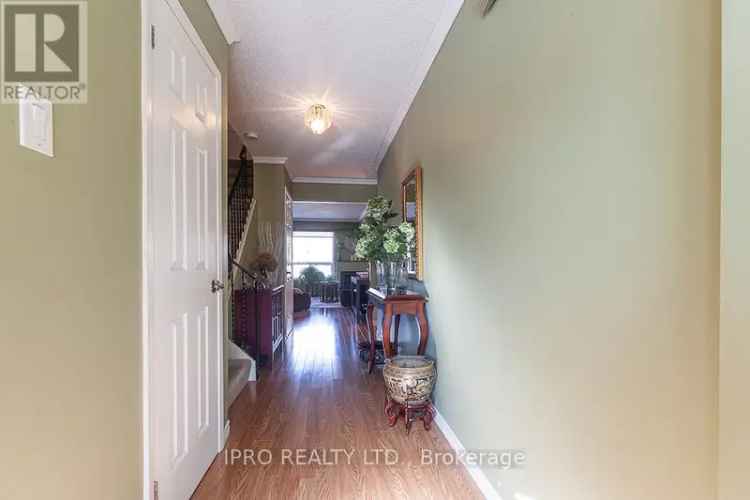 Buy townhouse in Mississauga with 3 bedrooms and spacious features