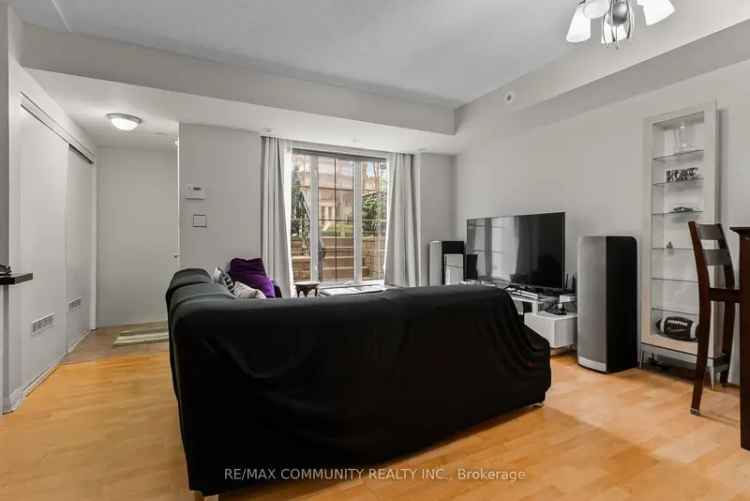 Bright Corner Townhouse Yonge Sheppard Open Concept Granite Counters In-Suite Laundry Parking