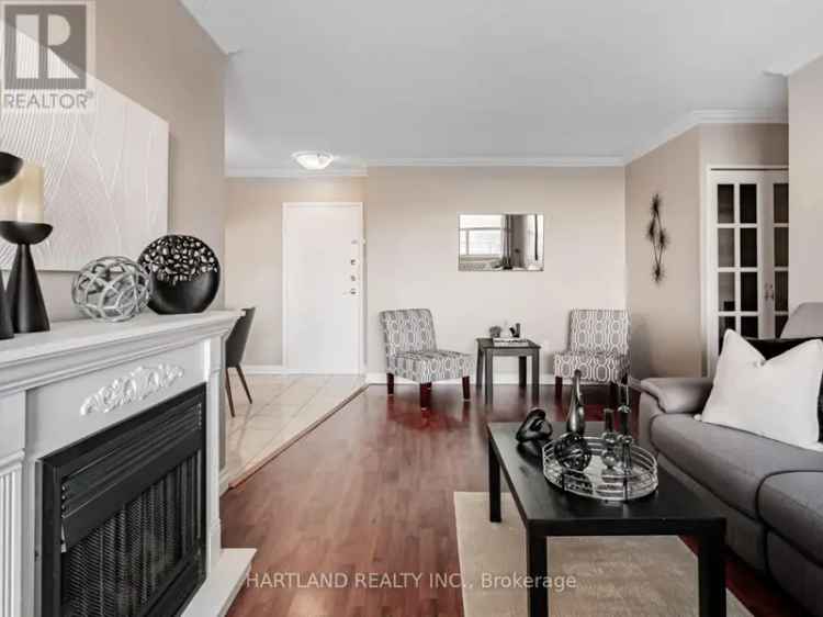 Clarkson Village 3-Bedroom Corner Unit  Updated Bathrooms Large Balcony