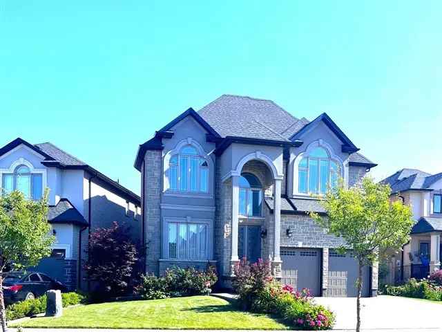 House For Sale in Hamilton, Ontario