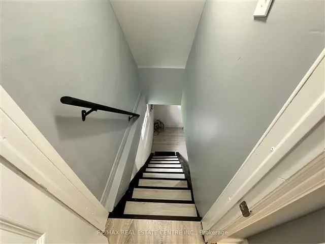 House For Sale in Niagara Falls, Ontario