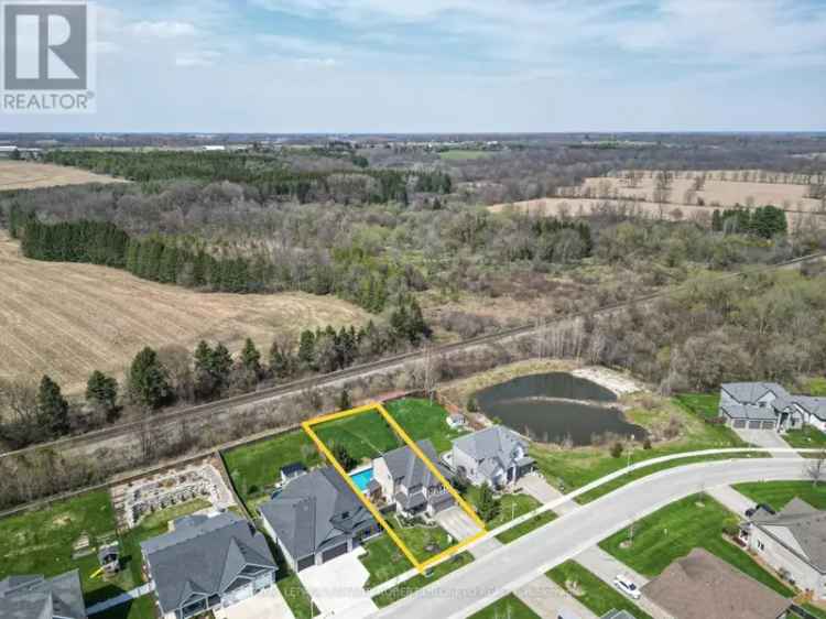 Spacious 4 Bedroom 35 Bath Home with Pool and Hot Tub in Komoka