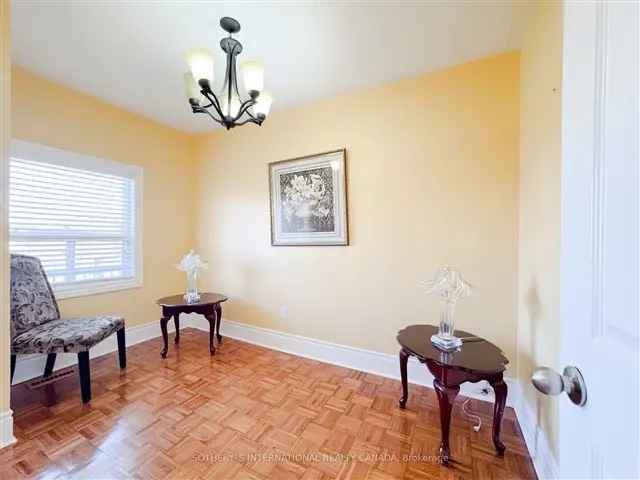 House For Sale in Toronto, Ontario