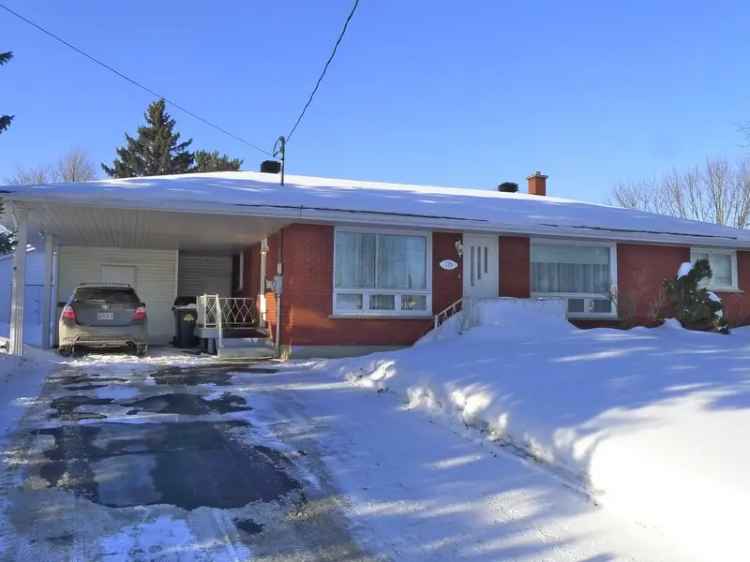 Bungalow for Sale in Victoriaville