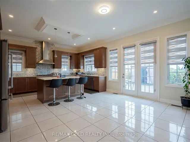 House For Sale in Brampton, Ontario