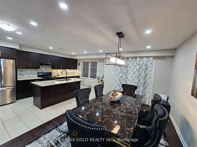 Townhouse For Sale in Brampton, Ontario