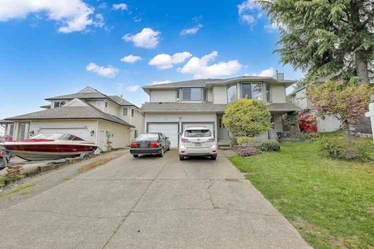 Fleetwood Family Home 3 Beds 1500 Sqft R3 Zoning