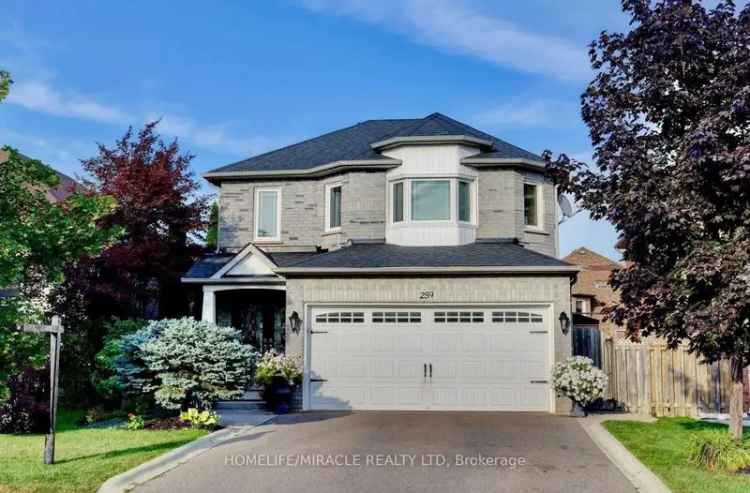 House For Sale in Brampton, Ontario