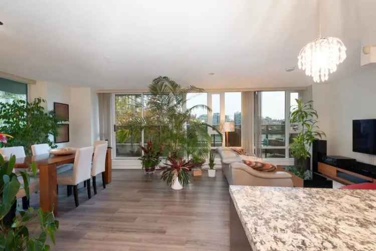 303 918 COOPERAGE Way in Vancouver: Yaletown Condo for sale in “MARINER” (Vancouver West)  : MLS®# R2944117