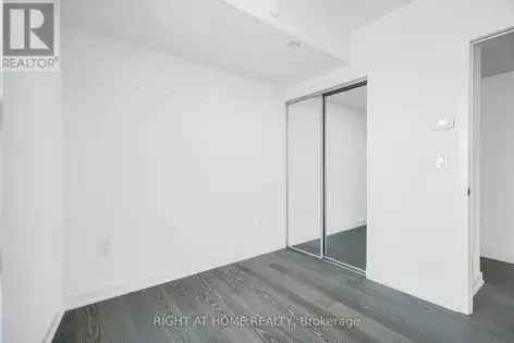 2 rooms apartment of 701 m² in Toronto