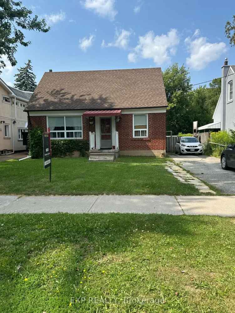 House For Sale in Toronto, Ontario