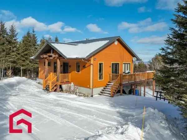 Bungalow for Sale in Charlevoix 3 bedrooms 2 bathrooms