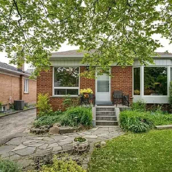 3 Beds 1 Bath House in the heart in Etobicoke