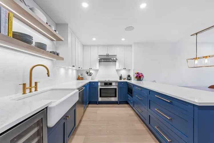 Kitsilano Condo for Sale 3 Beds 2 Parking R2990210