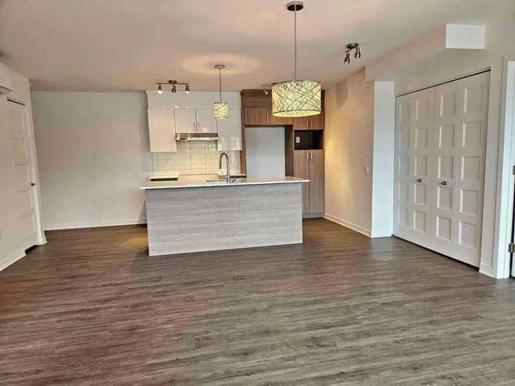 Apartment For Rent in Laval (administrative region), Quebec