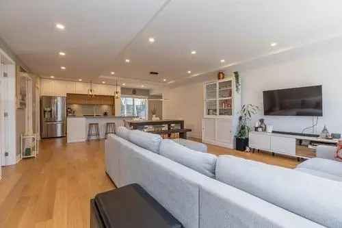 Luxury Renovated Home 3+1BR 3+1BA Montreal Lachine