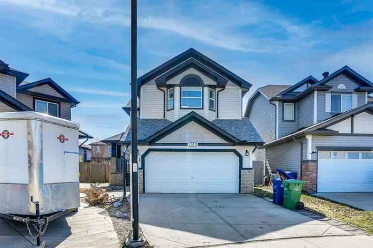 Stunning 5-Bedroom Family Home in Canals
