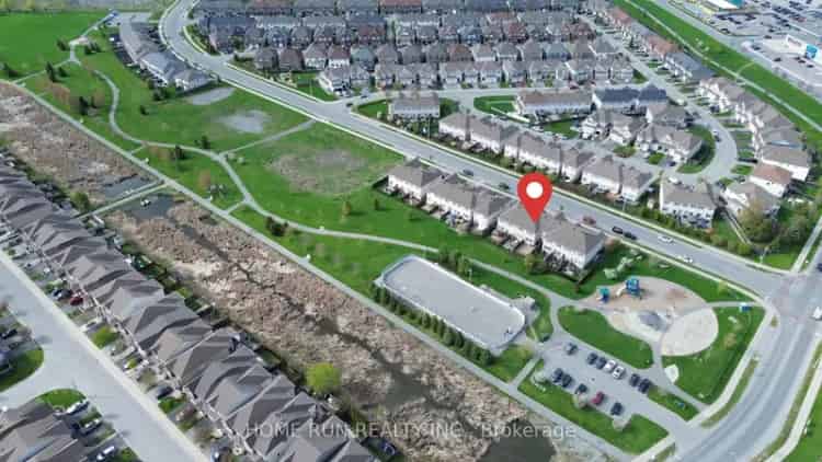 Kanata South Townhouse 3 Bed 3 Bath Green Space