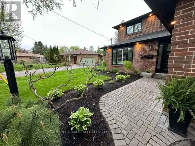 Family Home Ravine Backing Ewen Trail Access Fully Renovated