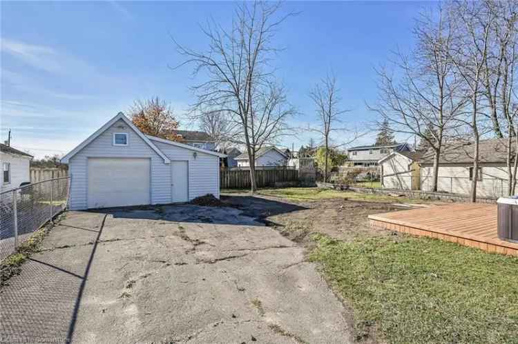 House For Sale in Hagersville, Ontario