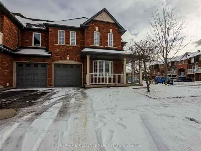 Move In Ready 4 Bedroom Townhome Oakville