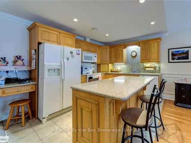 Townhouse For Sale in Wasaga Beach, Ontario