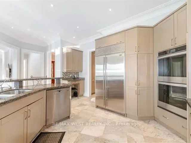 House For Sale in Vaughan, Ontario