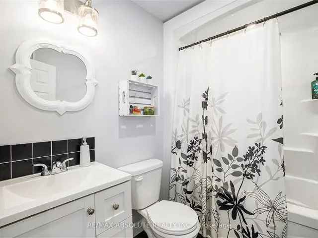 Beautifully Renovated 1.5 Storey Home