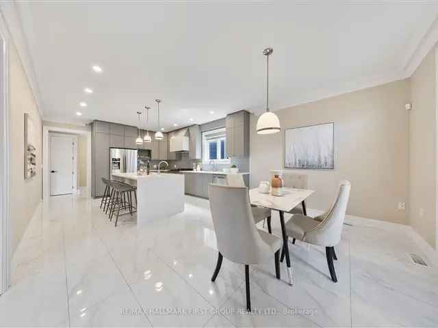 House For Sale in Pickering, Ontario