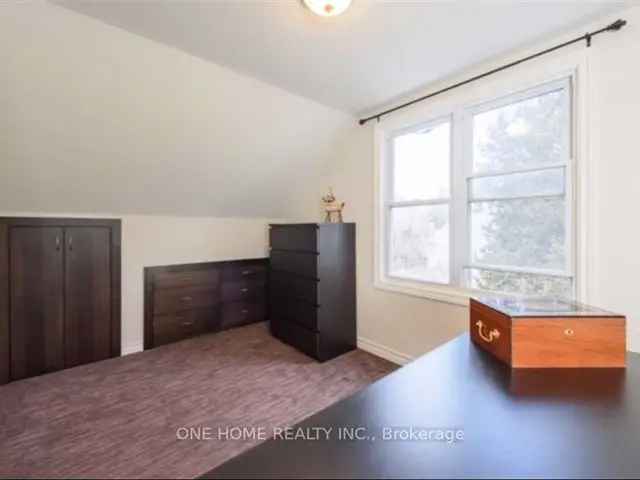 House For Rent in 11, Stewart Street, Oakville, Ontario