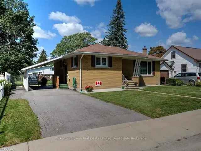 3 Bedroom 2 Bath Brick Bungalow South Ward Large Lot