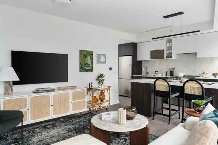 Rent Studio One Two Three Bedroom Suites in Toronto