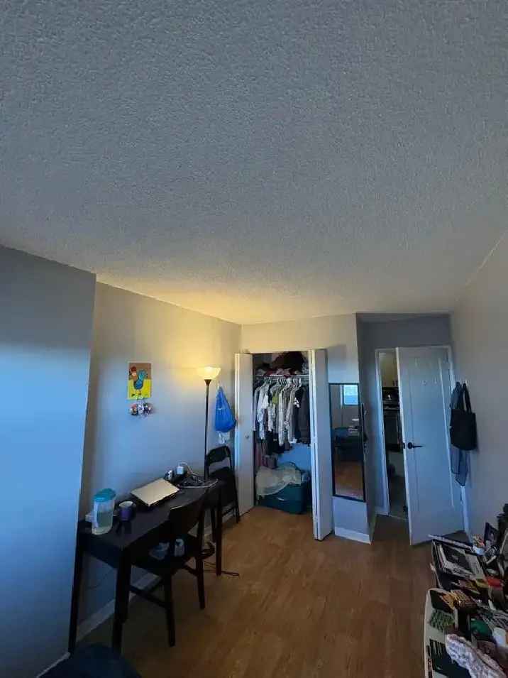 Private Room for Female Students near Carleton University