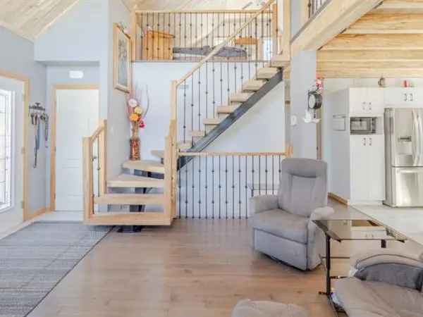 2-Storey House for Sale in Stratford with Lake Access