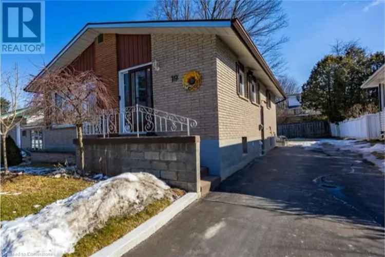 House For Sale in 19, Homewood Avenue, Wasaga Beach, Ontario