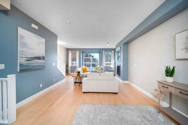 Townhouse For Sale in Coquitlam, British Columbia