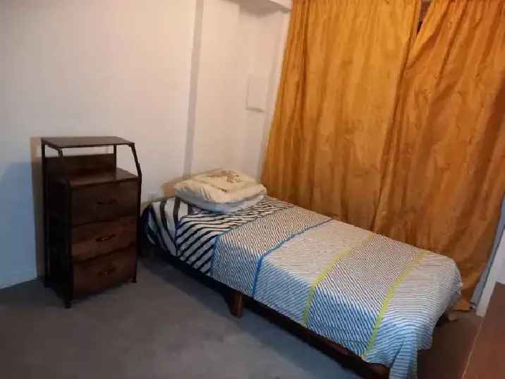 Room for rent near UofT Scarborough and Centennial college