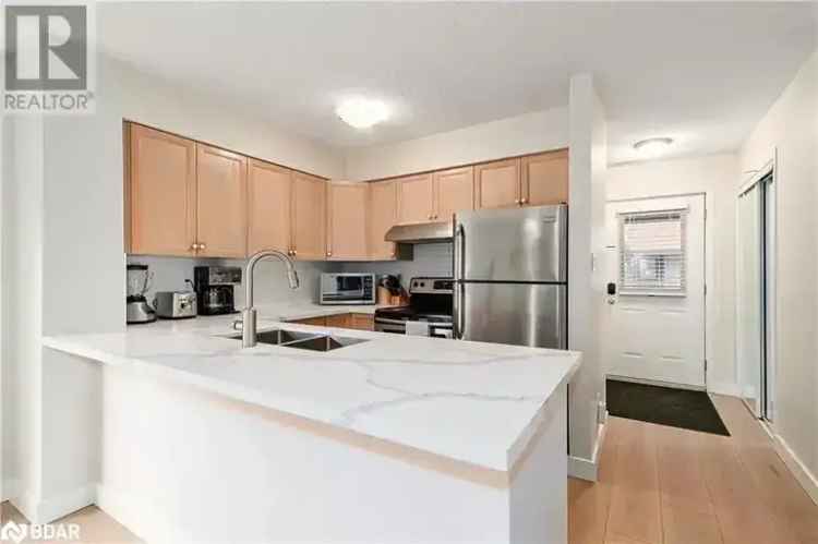 Collingwood Townhouse - Waterfront Amenities - Seasonal Rental