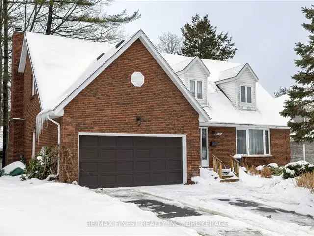 Spacious Custom-Built Home in Bayshore Estates