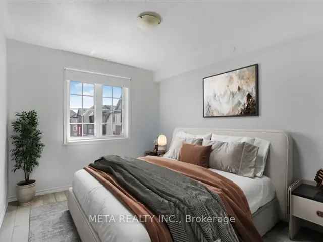 Townhouse For Sale in Oshawa, Ontario