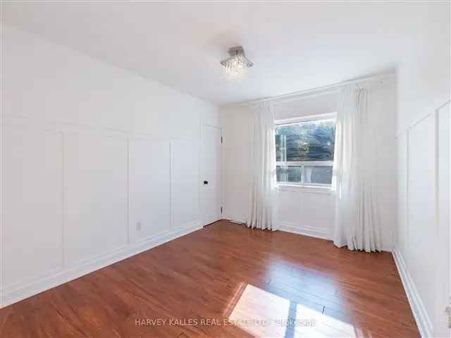 House For Sale in Toronto, Ontario