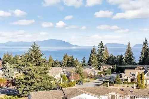 House For Sale In Long Lake/Linley Valley, Nanaimo, British Columbia