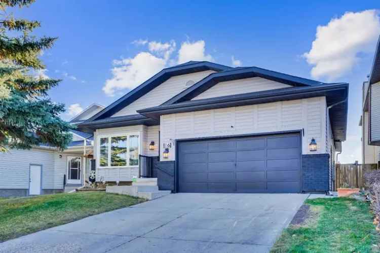 House For Sale in Calgary, Alberta