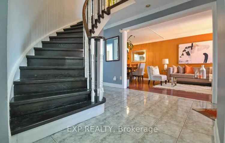 House For Sale in Pickering, Ontario