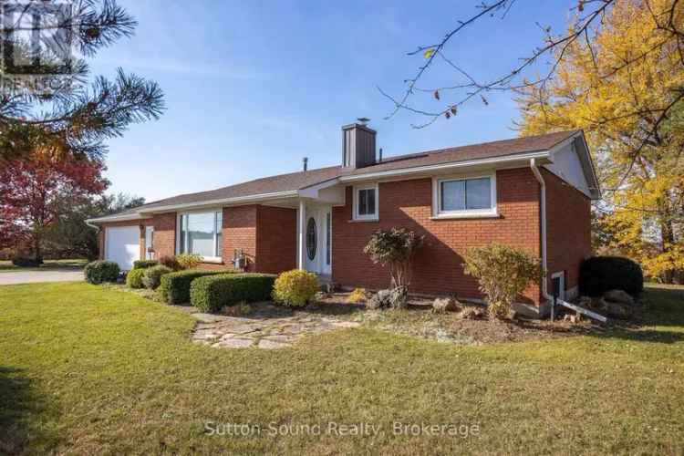 All Brick Side Split 3 Bed 2 Bath Highway 6