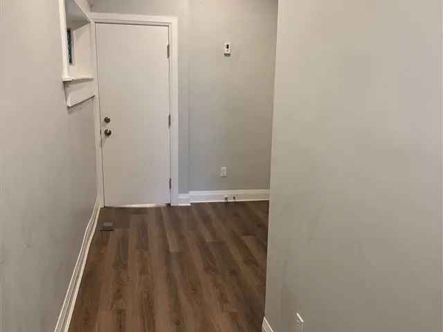 Newly Renovated 2-Bedroom Unit Near Ossington Subway