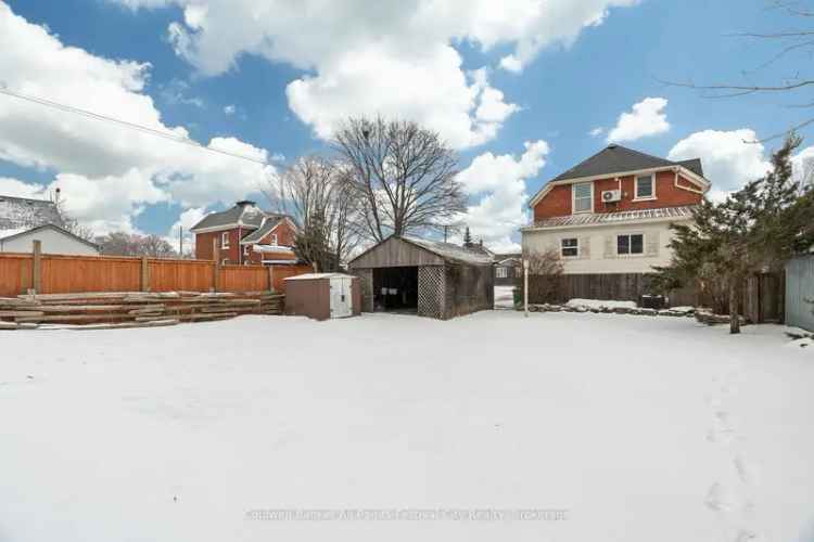 Duplex for sale in Goderich with two units and ample parking