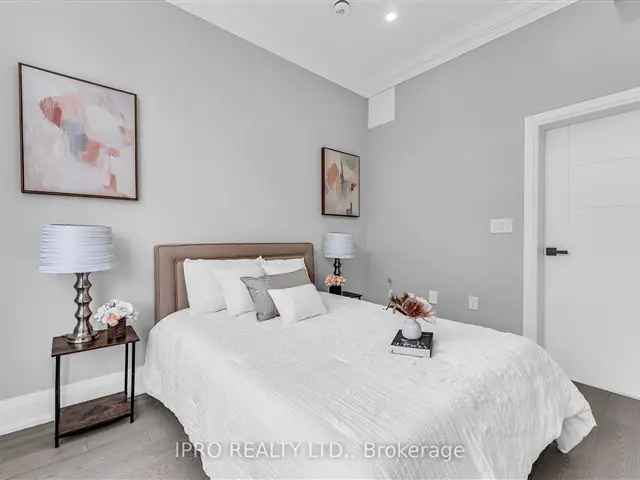 House For Sale in Toronto, Ontario